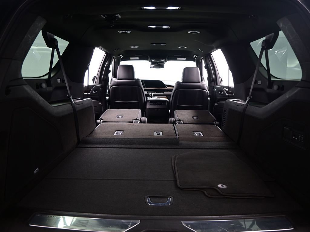 Used 2023 Cadillac Escalade ESV Luxury image 49