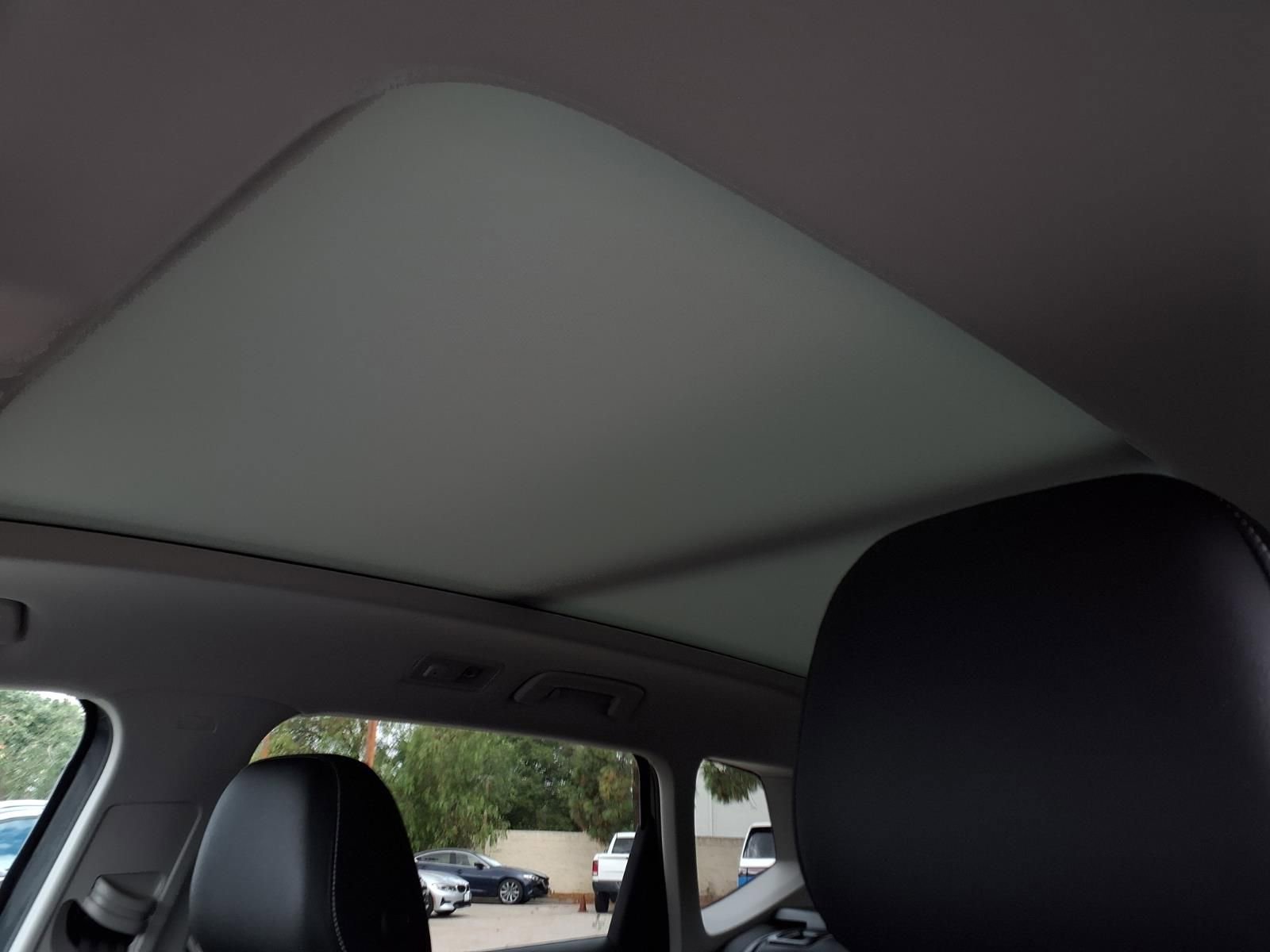 Used 2023 Volkswagen Taos SE w/ Panoramic Sunroof Package FWD image 18
