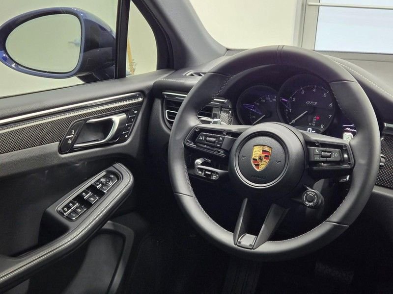 Certified 2026 Porsche Macan GTS image 17