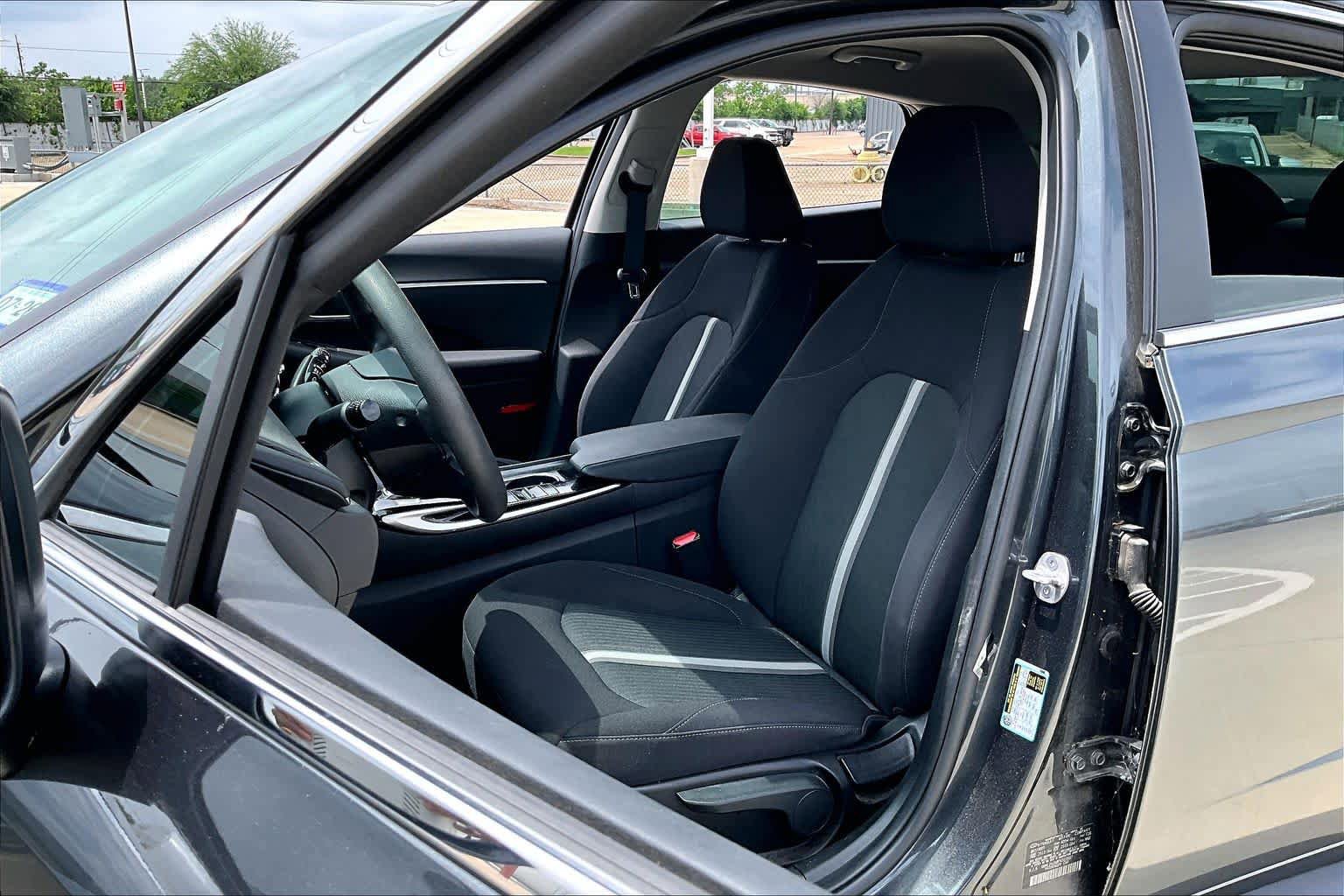 Used 2023 Hyundai Sonata SE w/ Cargo Package FWD image 8