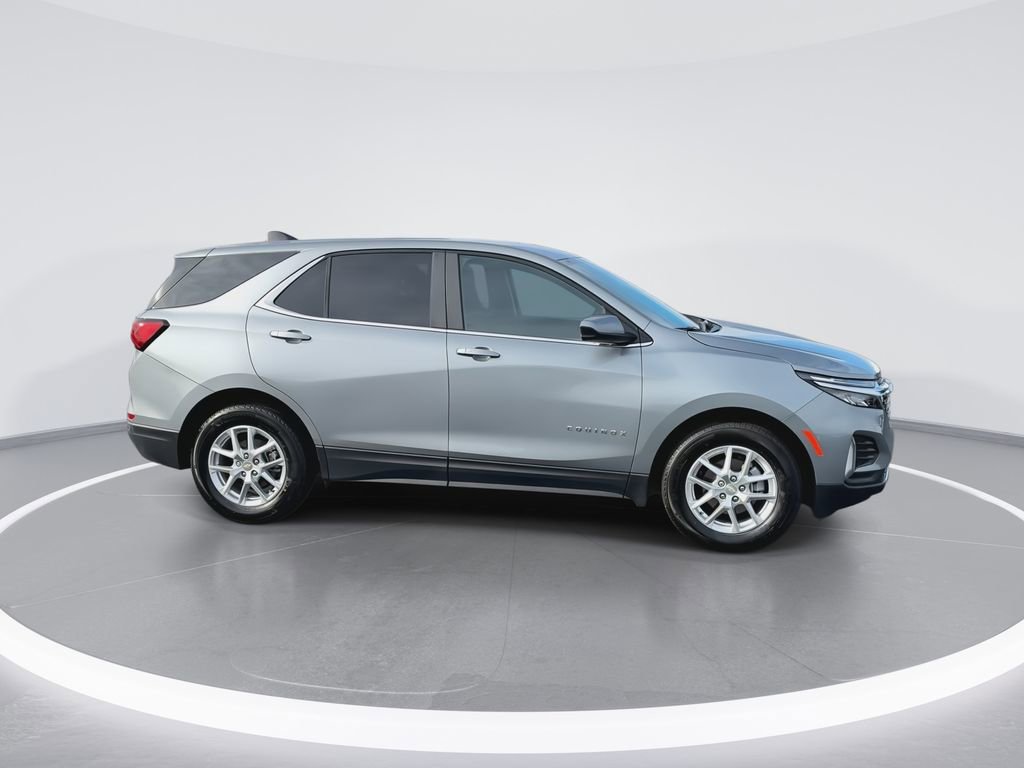 Used 2024 Chevrolet Equinox LT w/ LPO, Floor Liner Package FWD image 9