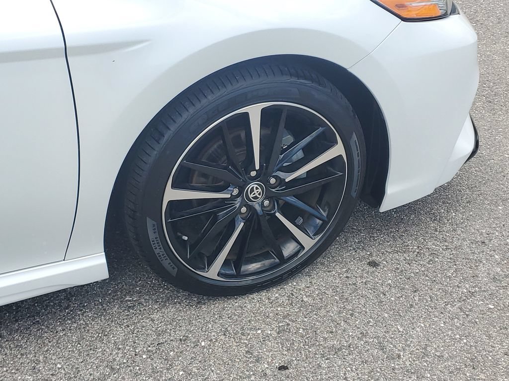 Used 2020 Toyota Camry XSE FWD image 7