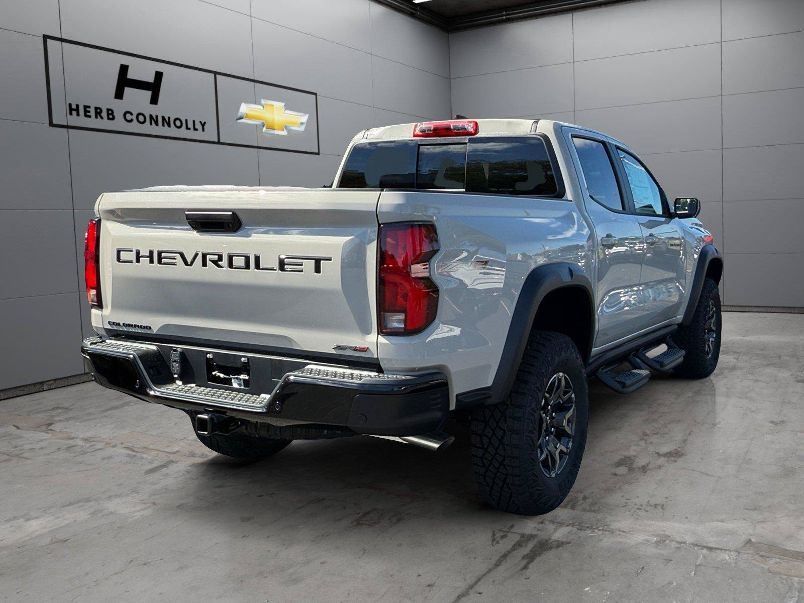 New 2026 Chevrolet Colorado ZR2 w/ Technology Package AWD/4WD image 5