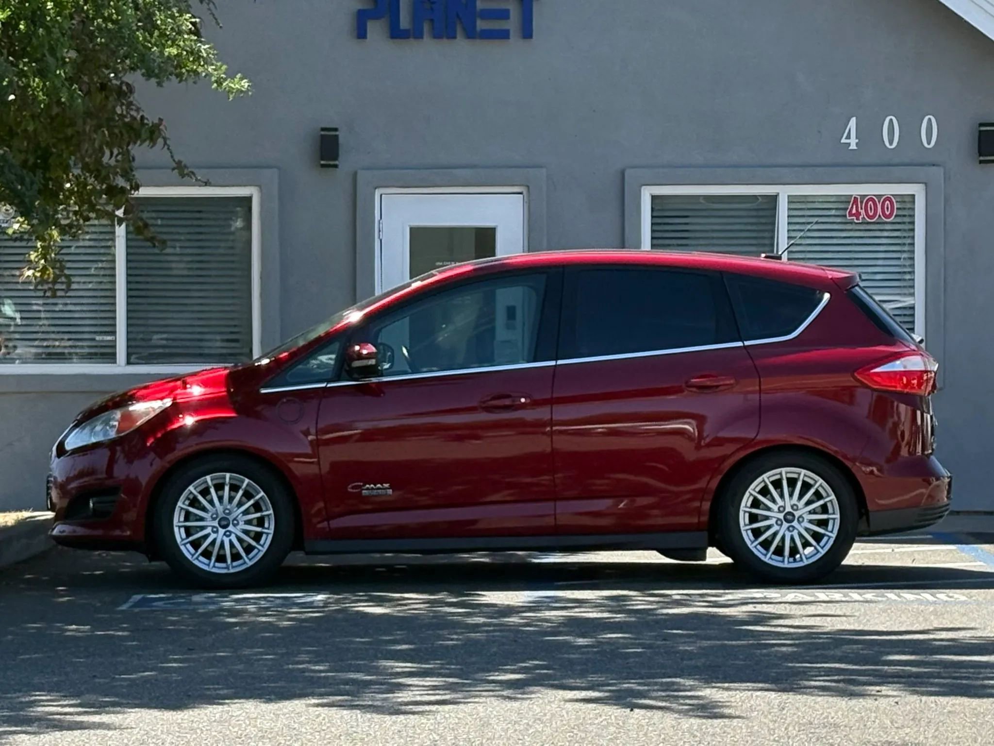 Used 2016 Ford C-MAX Energi SEL w/ Equipment Group 302A FWD image 8