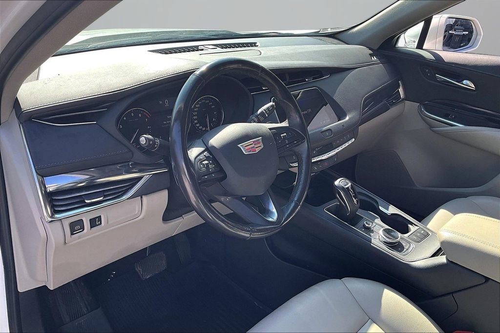 Used 2019 Cadillac XT4 Luxury w/ Trailering Package FWD image 17