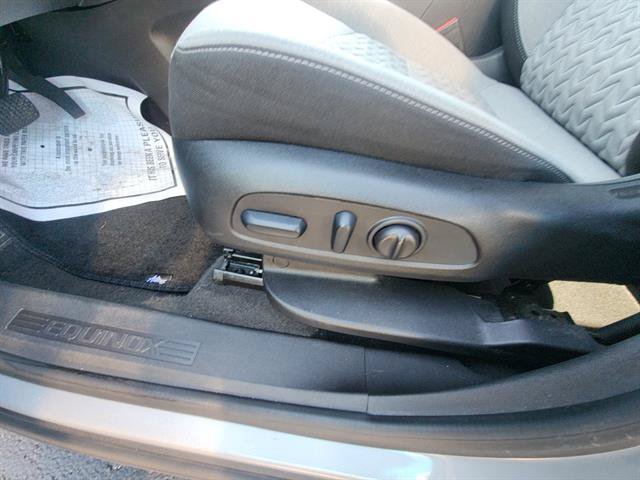 Used 2024 Chevrolet Equinox LT FWD image 25