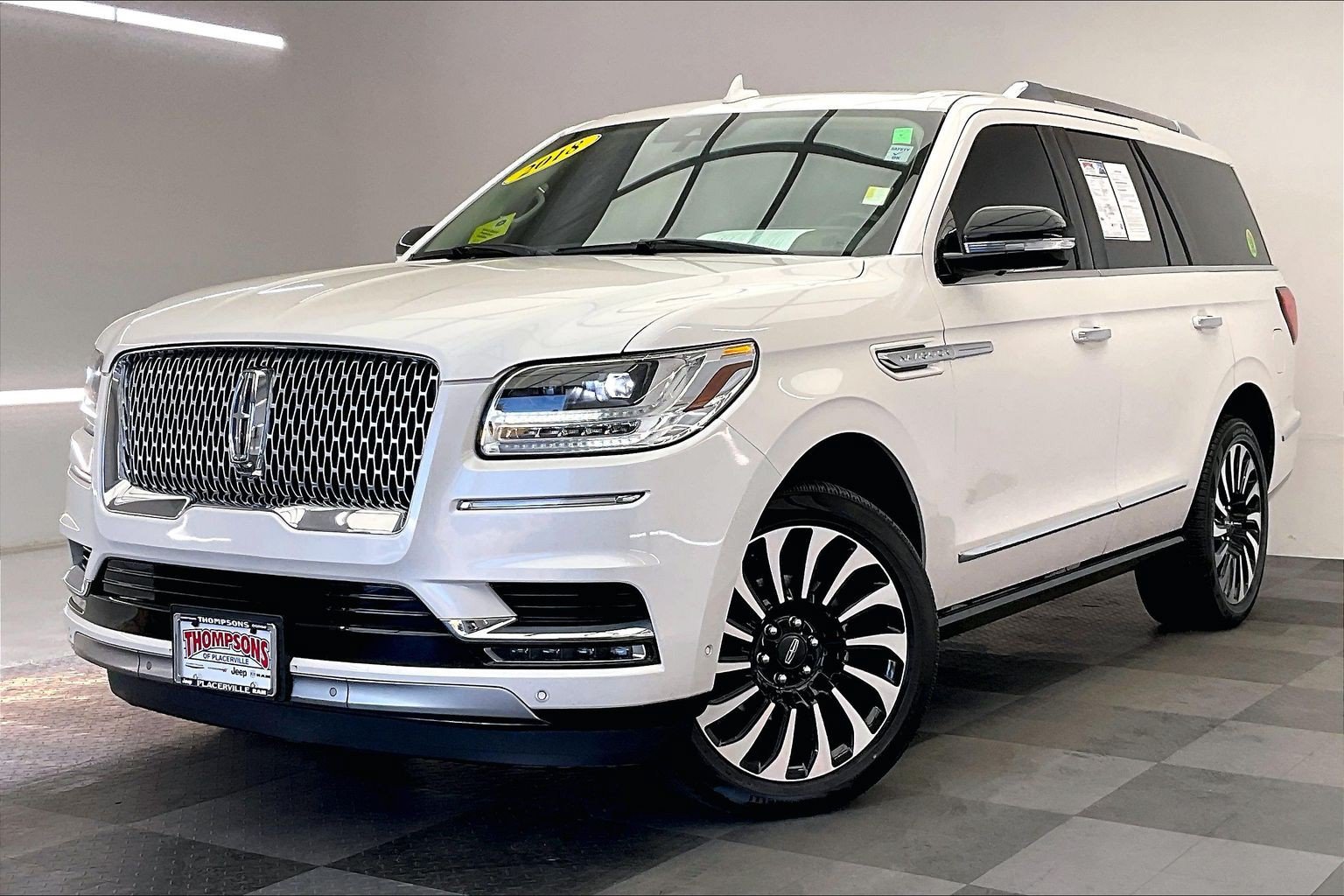 Used 2018 Lincoln Navigator Reserve w/ Technology Package AWD/4WD image 12