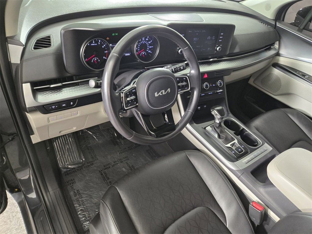 Used 2024 Kia Carnival LX image 15