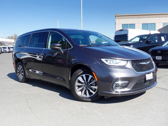 Used 2022 Chrysler Pacifica Touring-L image 5