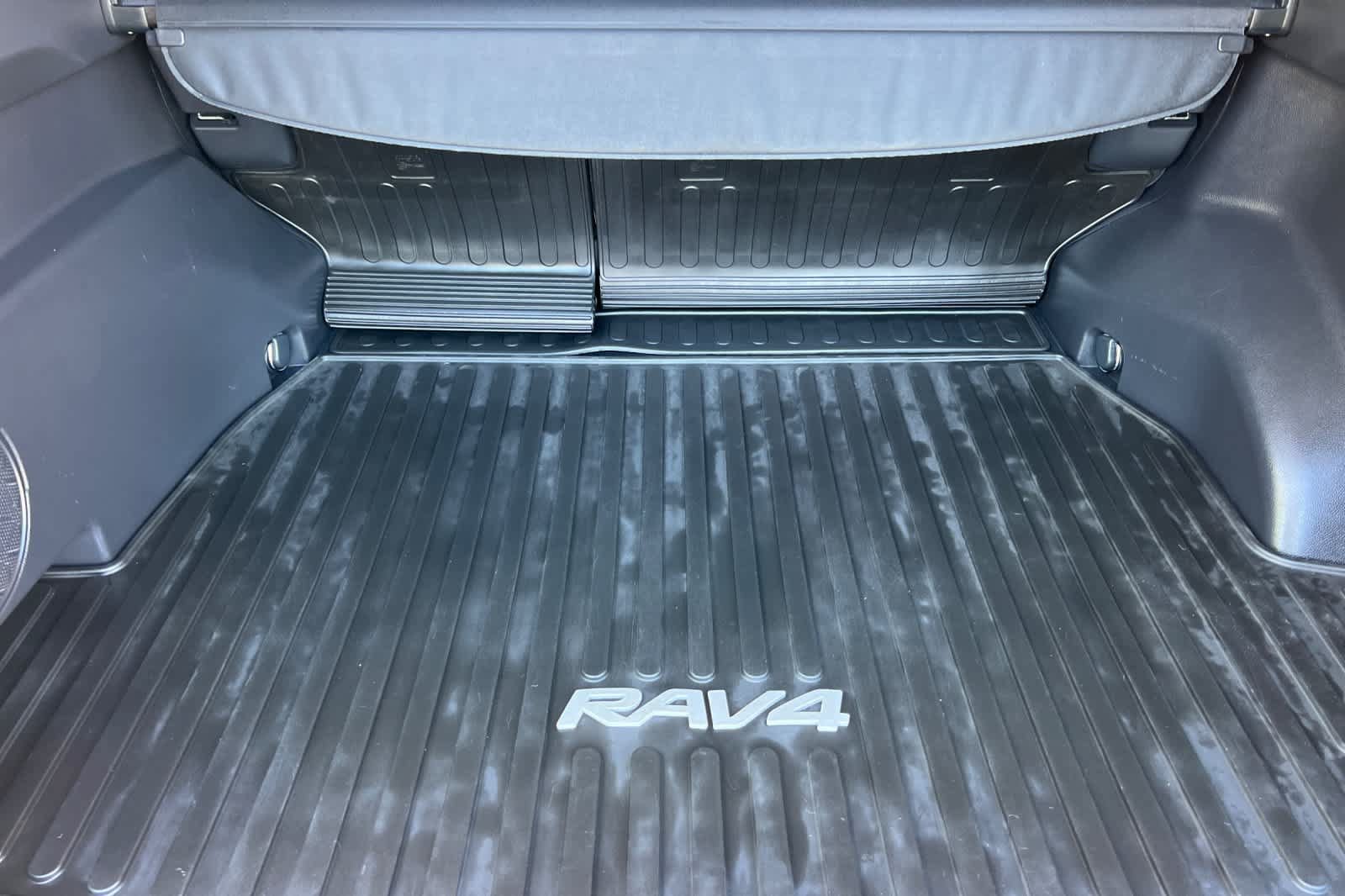 Certified 2021 Toyota RAV4 XLE Premium AWD/4WD image 16