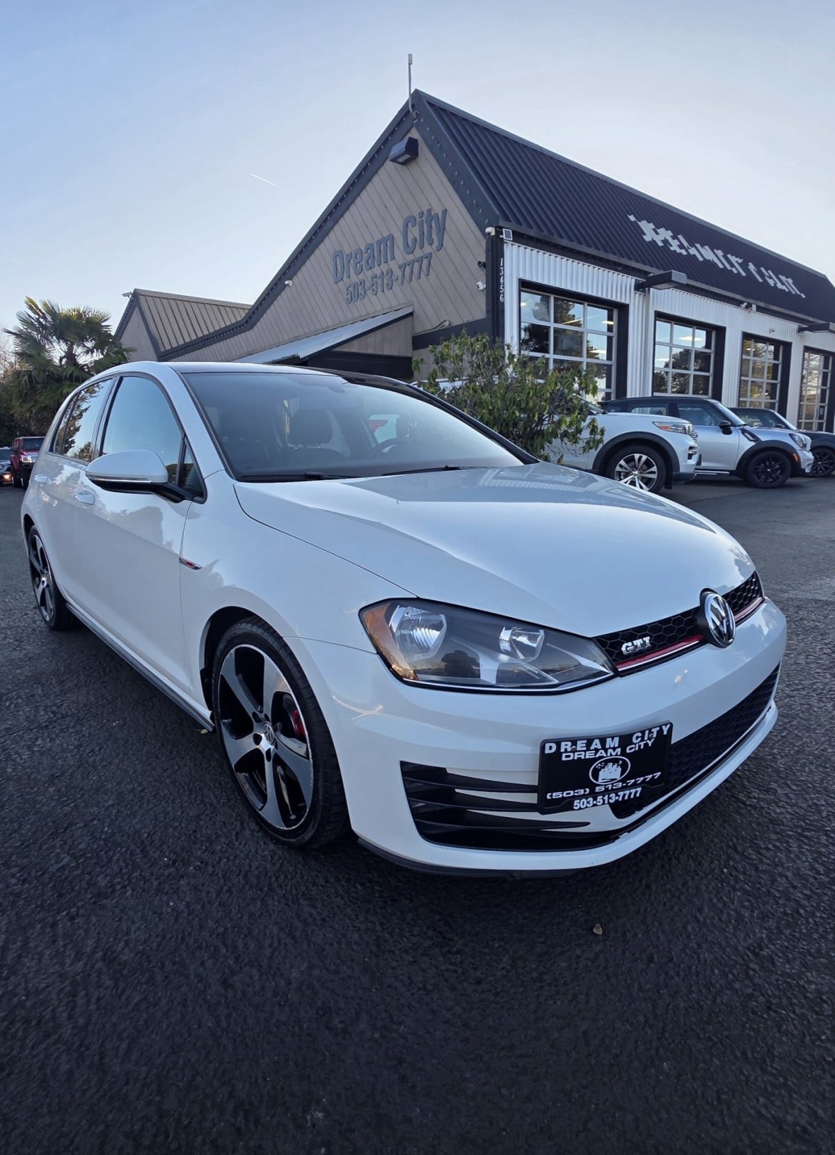 Used 2015 Volkswagen GTI SE FWD image 2