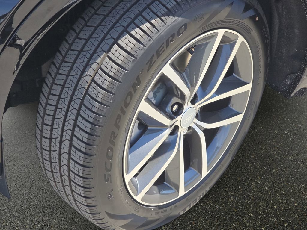 New 2026 Land Rover Discovery Sport Landmark image 33