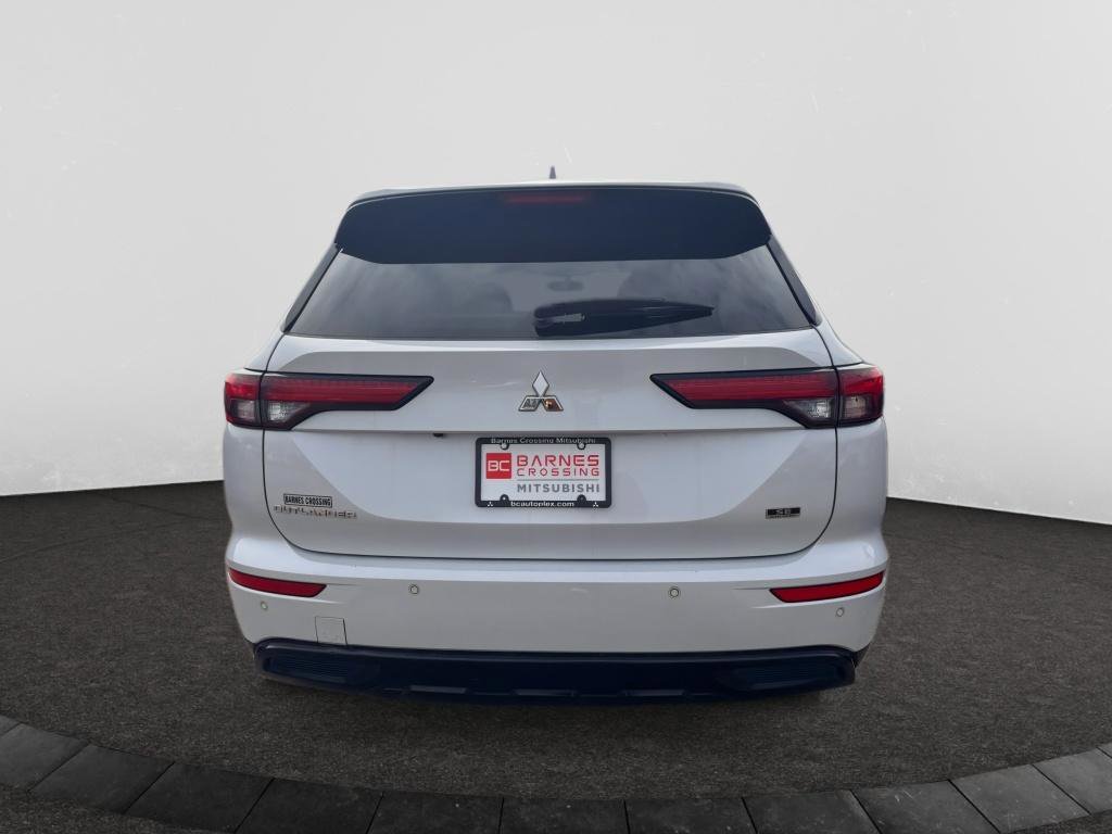 Used 2023 Mitsubishi Outlander SE Black Edition image 5