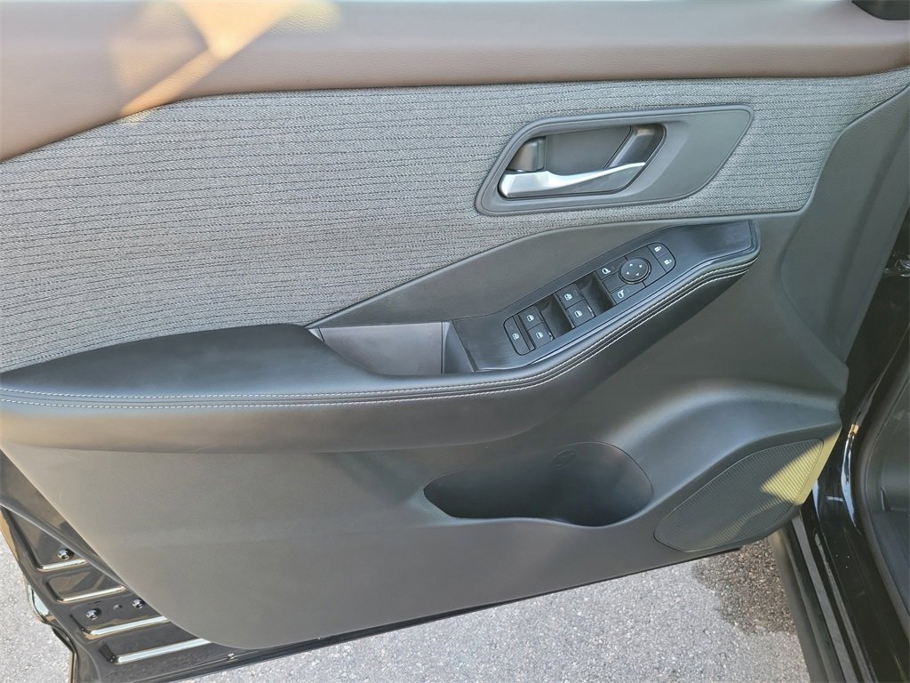 Certified 2023 Nissan Rogue SV image 15