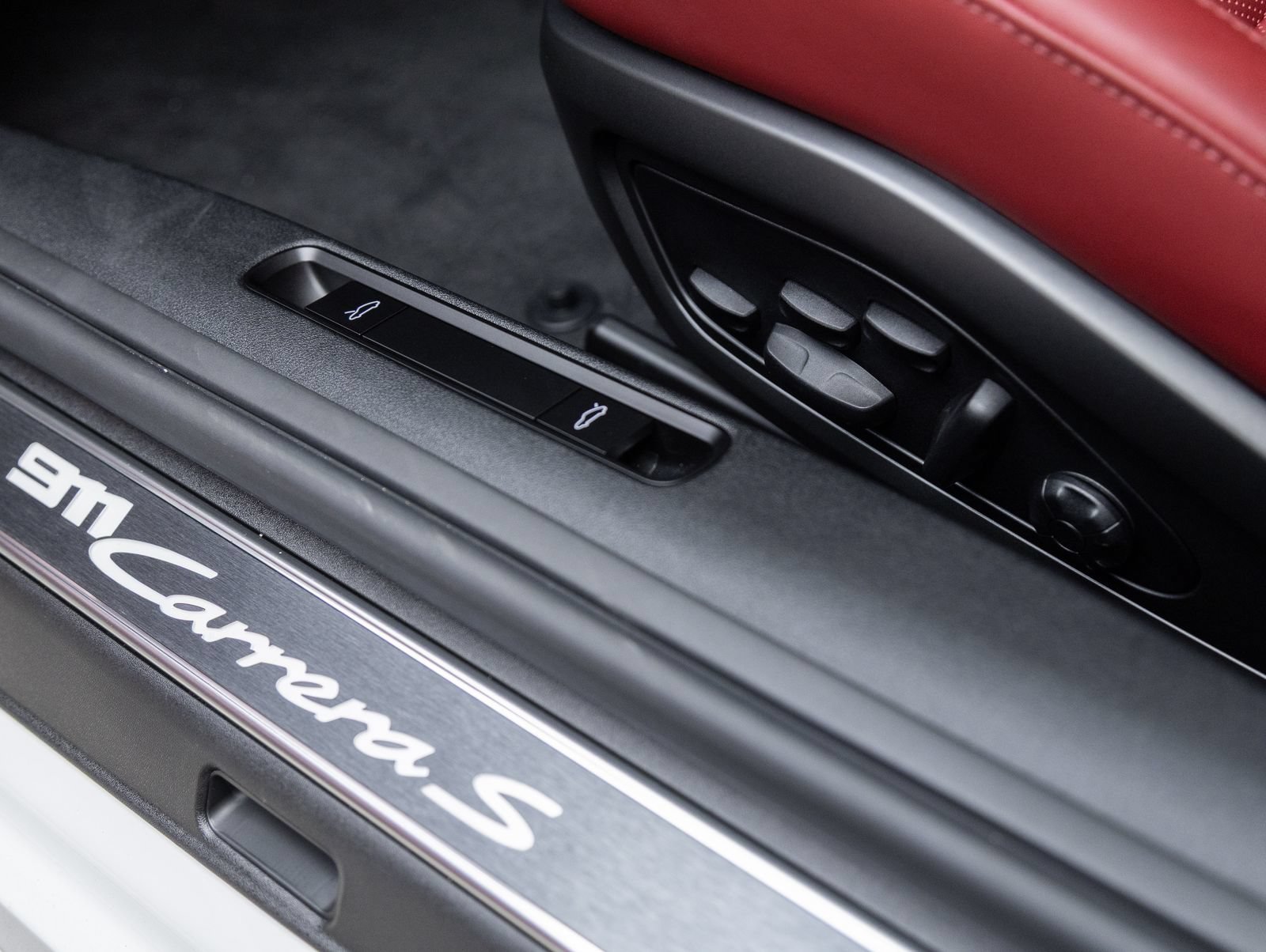 Certified 2024 Porsche 911 Carrera S RWD image 22