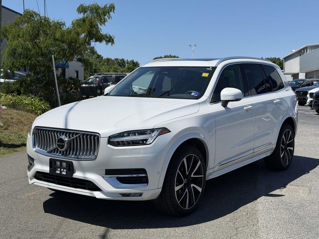 Used 2023 Volvo XC90 B5 Plus AWD/4WD image 23