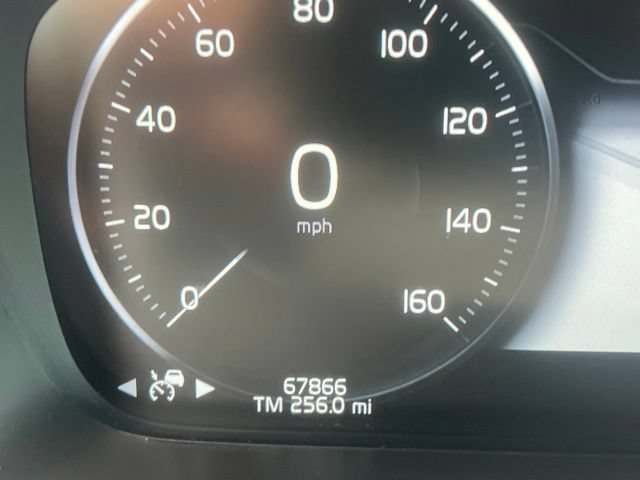 Used 2020 Volvo XC90 T6 Inscription w/ Protection Package Premier AWD/4WD image 10