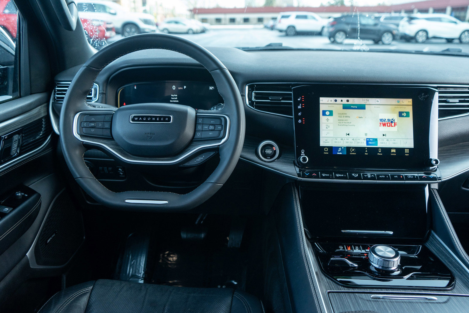 Used 2023 Jeep Wagoneer L Series II image 13