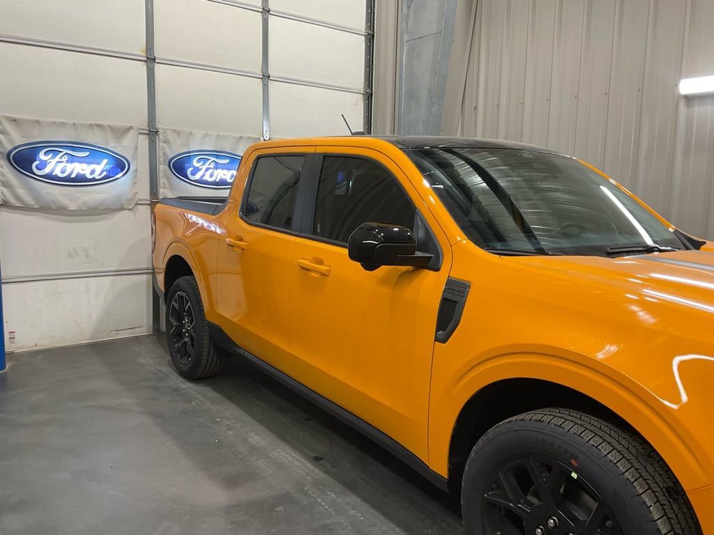 New 2026 Ford Maverick Lariat w/ Black Appearance Package image 4
