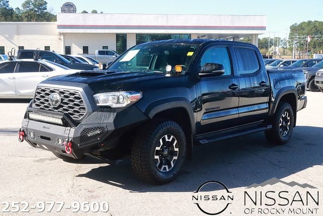Used 2020 Toyota Tacoma TRD Off-Road w/ Technology Package image 3