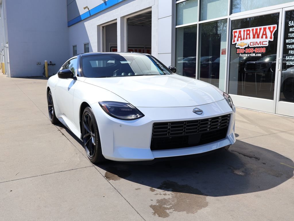 Used 2024 Nissan Z Performance w/ Floor Mat Package image 2