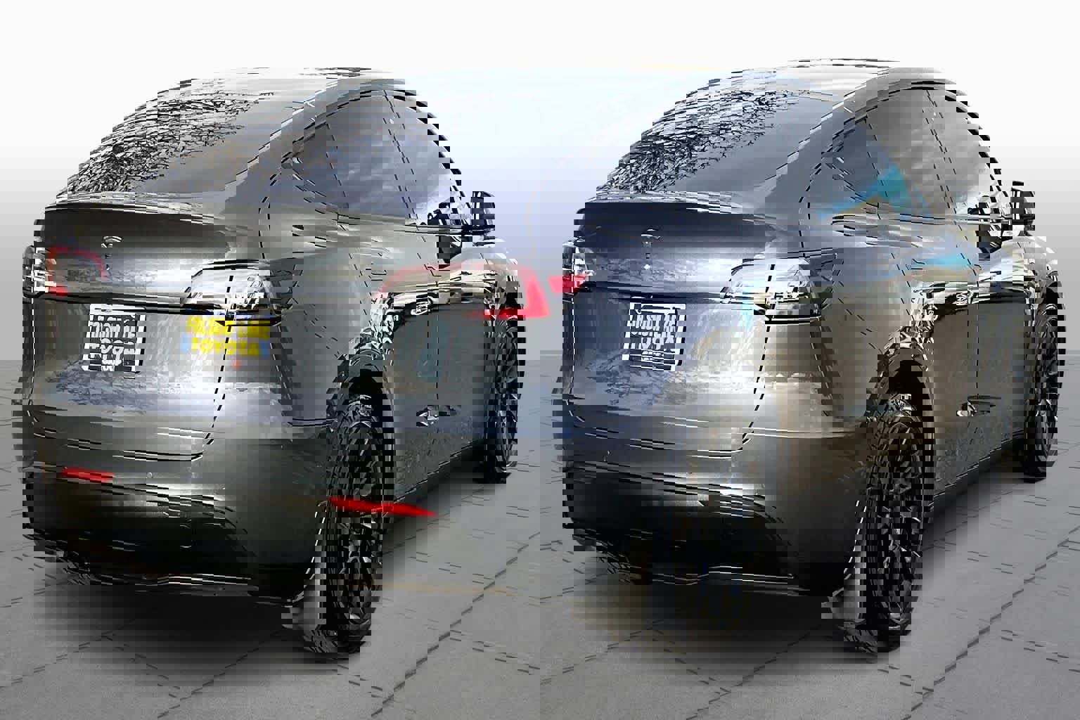 Used 2020 Tesla Model Y Long Range image 12