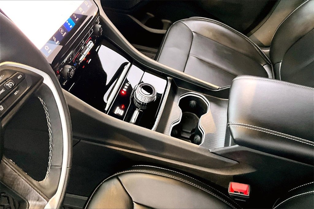 Used 2025 Jeep Grand Cherokee Limited w/ Black Appearance Package image 15