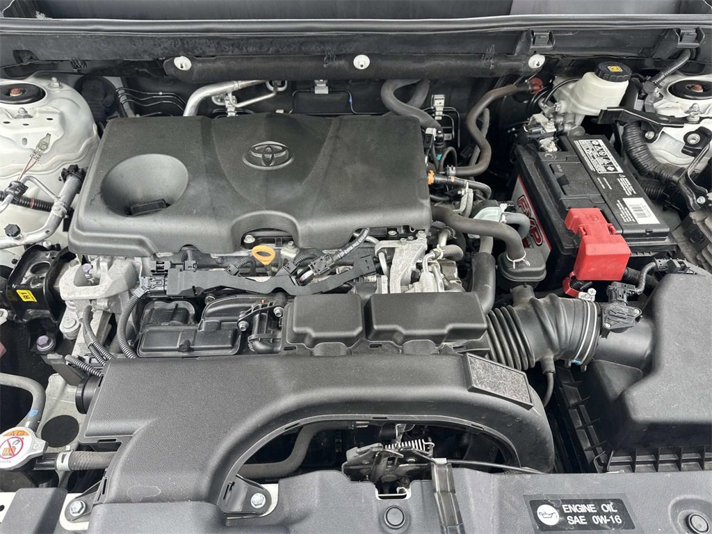 Used 2021 Toyota RAV4 LE image 10