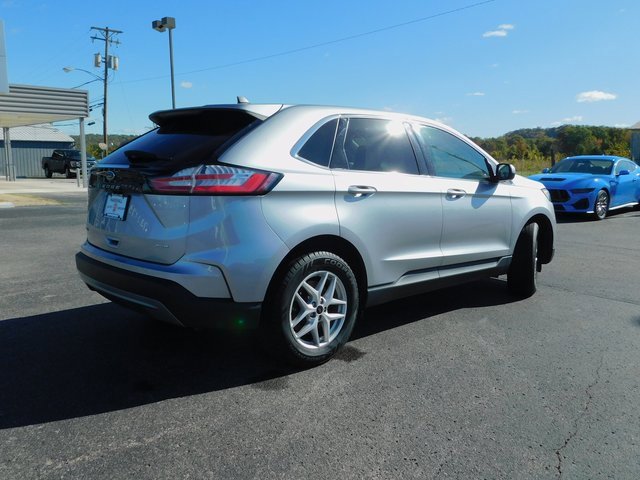 Used 2023 Ford Edge SEL image 9