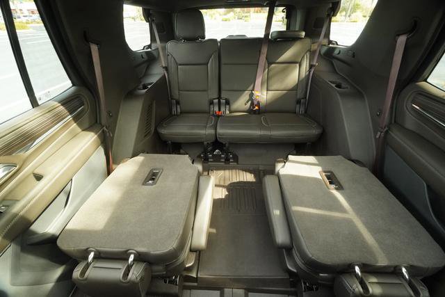 Used 2024 GMC Yukon Denali w/ Max Trailering Package image 24
