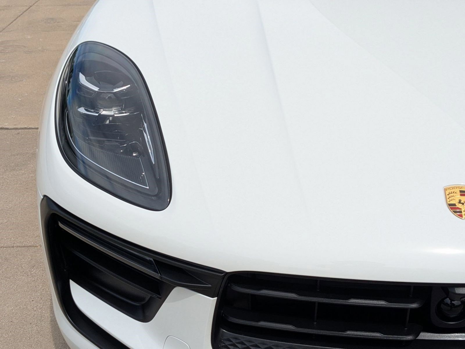Certified 2026 Porsche Macan AWD/4WD image 12
