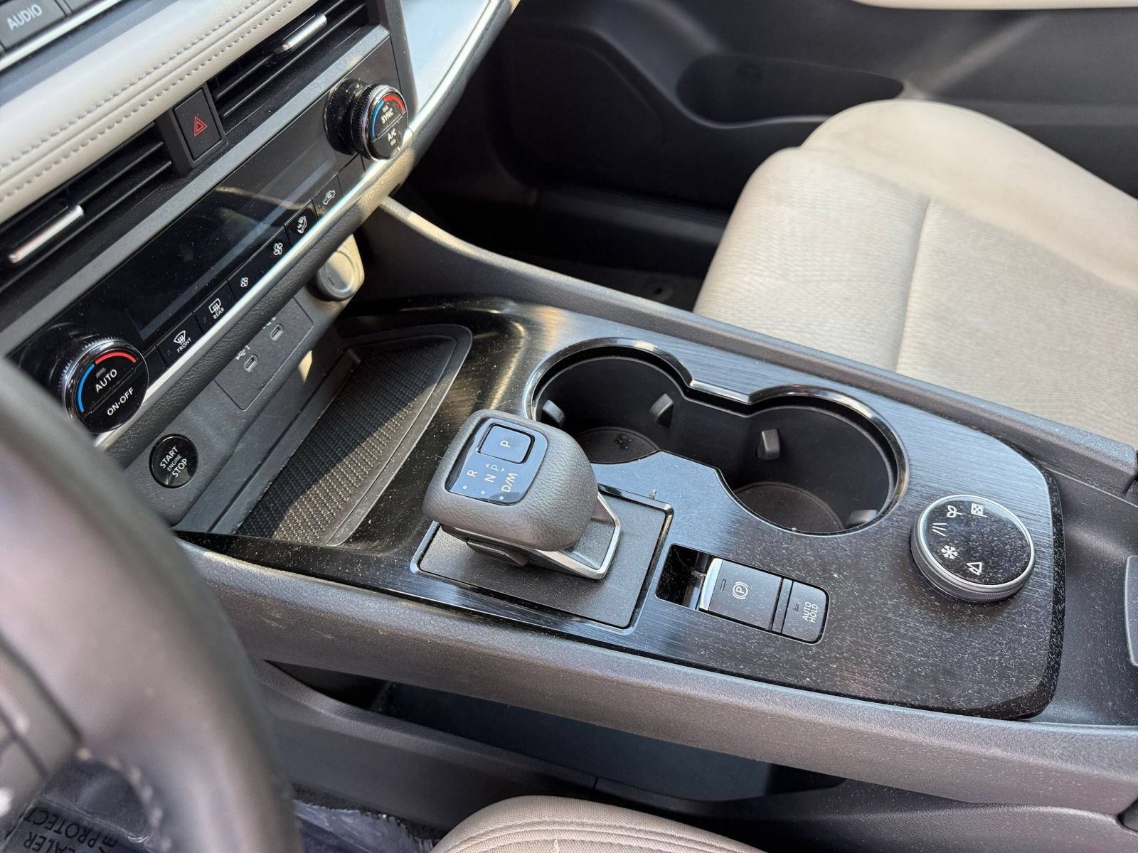 Used 2025 Nissan Rogue SV AWD/4WD image 42