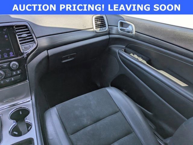 Used 2019 Jeep Grand Cherokee Laredo w/ Laredo X Package RWD image 16