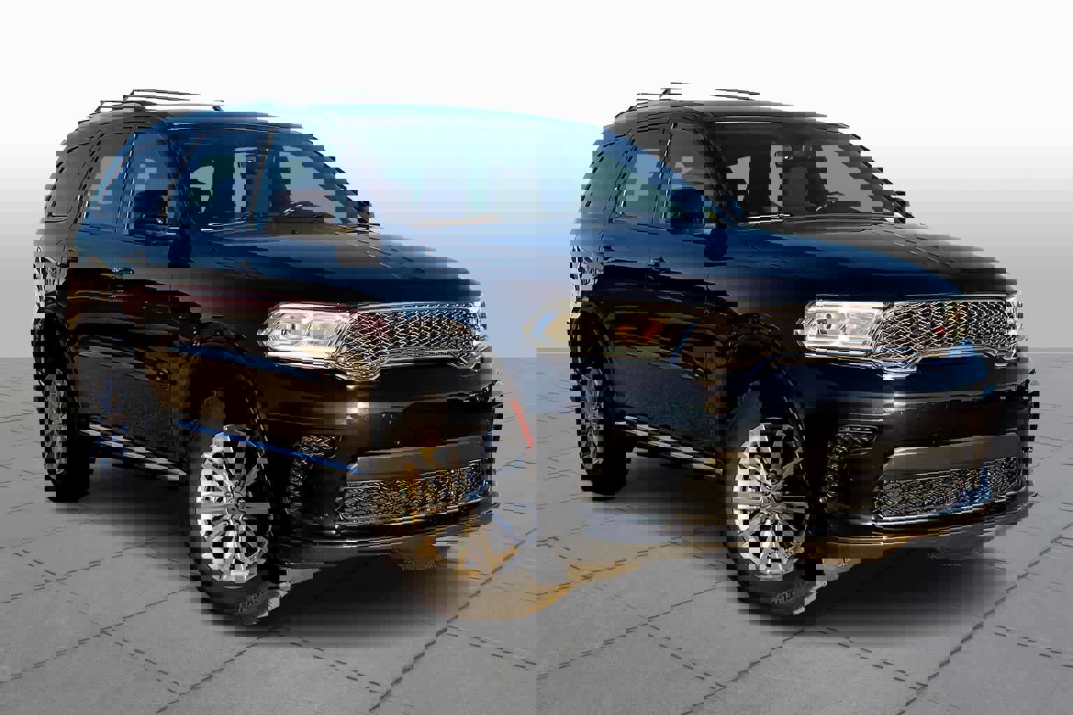 Used 2024 Dodge Durango SXT w/ 3rd Row Seating Group image 3