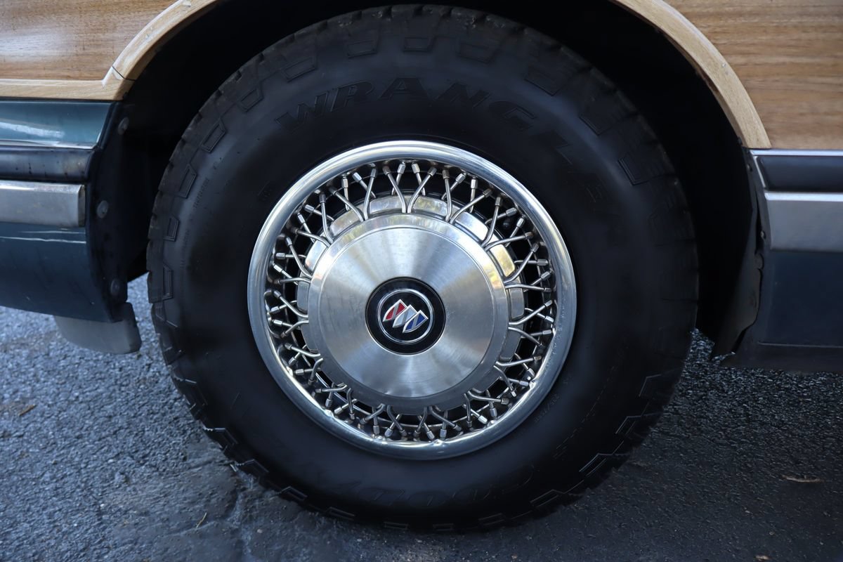 Used 1996 Buick Roadmaster Estate RWD image 39