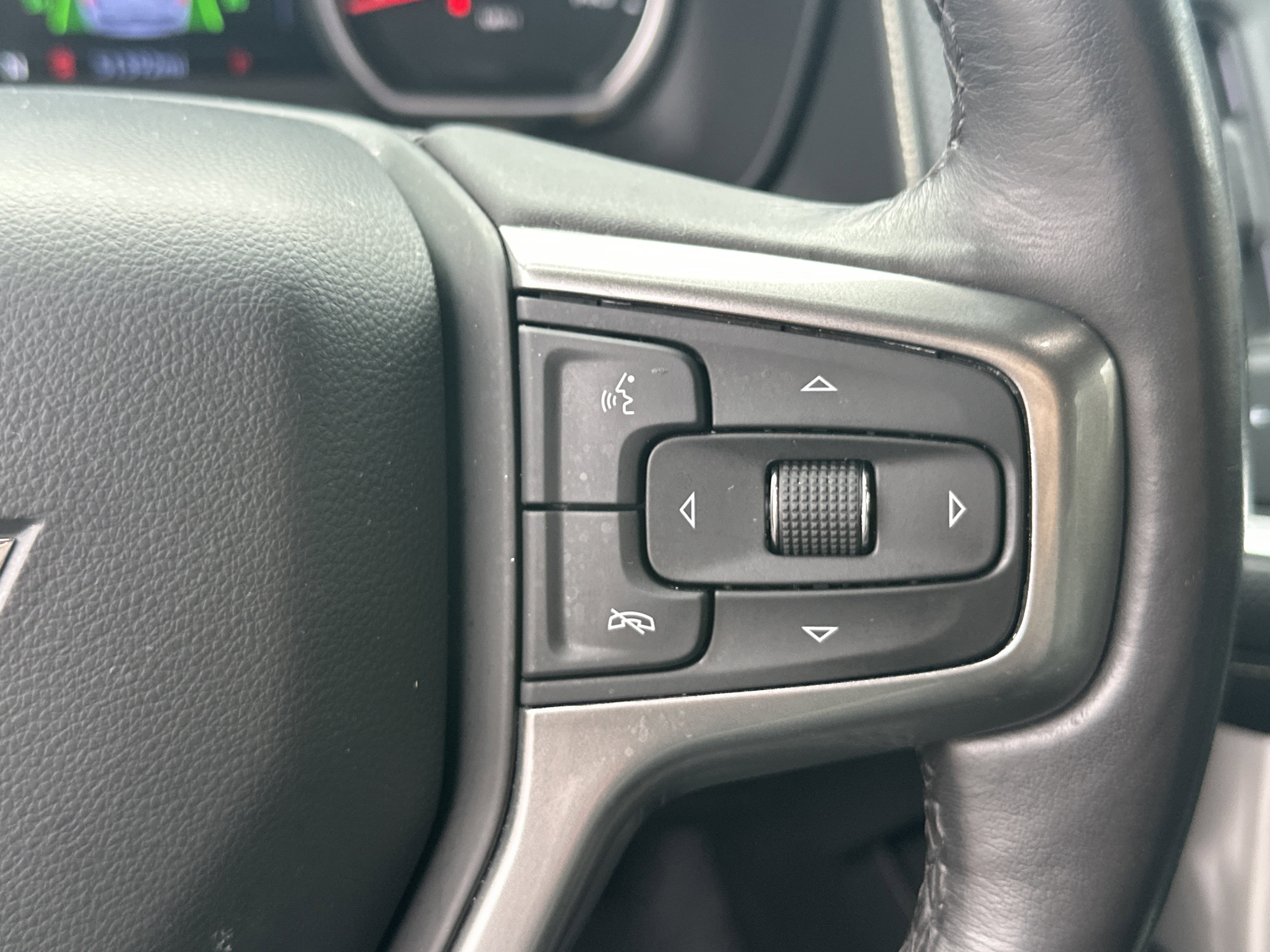 Used 2021 Chevrolet Tahoe Premier w/ Premium Package image 31