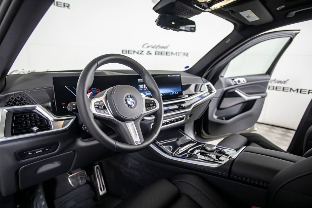 Used 2026 BMW X5 xDrive40i w/ M Sport Package image 23