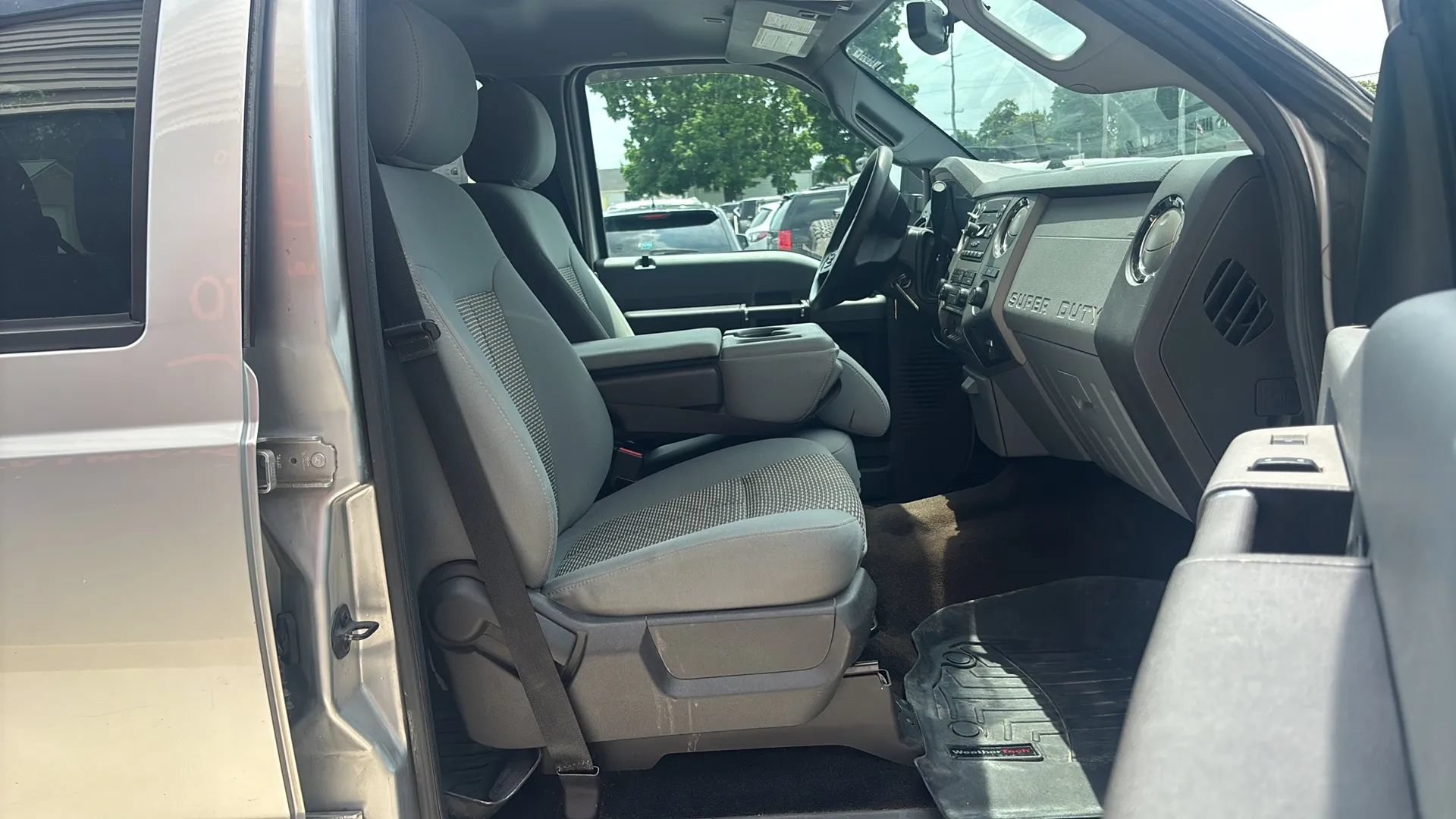 Used 2012 Ford F250 XLT w/ Advanced Security Group AWD/4WD image 16