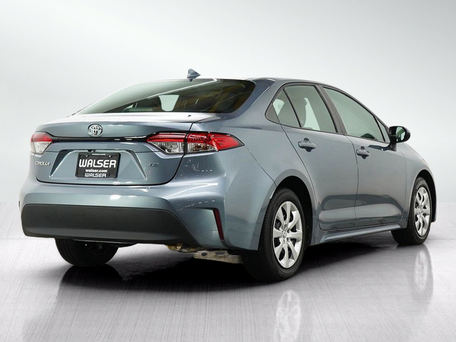 Used 2024 Toyota Corolla LE FWD image 5
