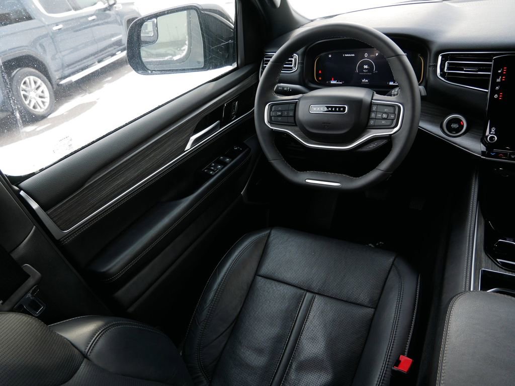 Used 2024 Jeep Wagoneer Series III image 13