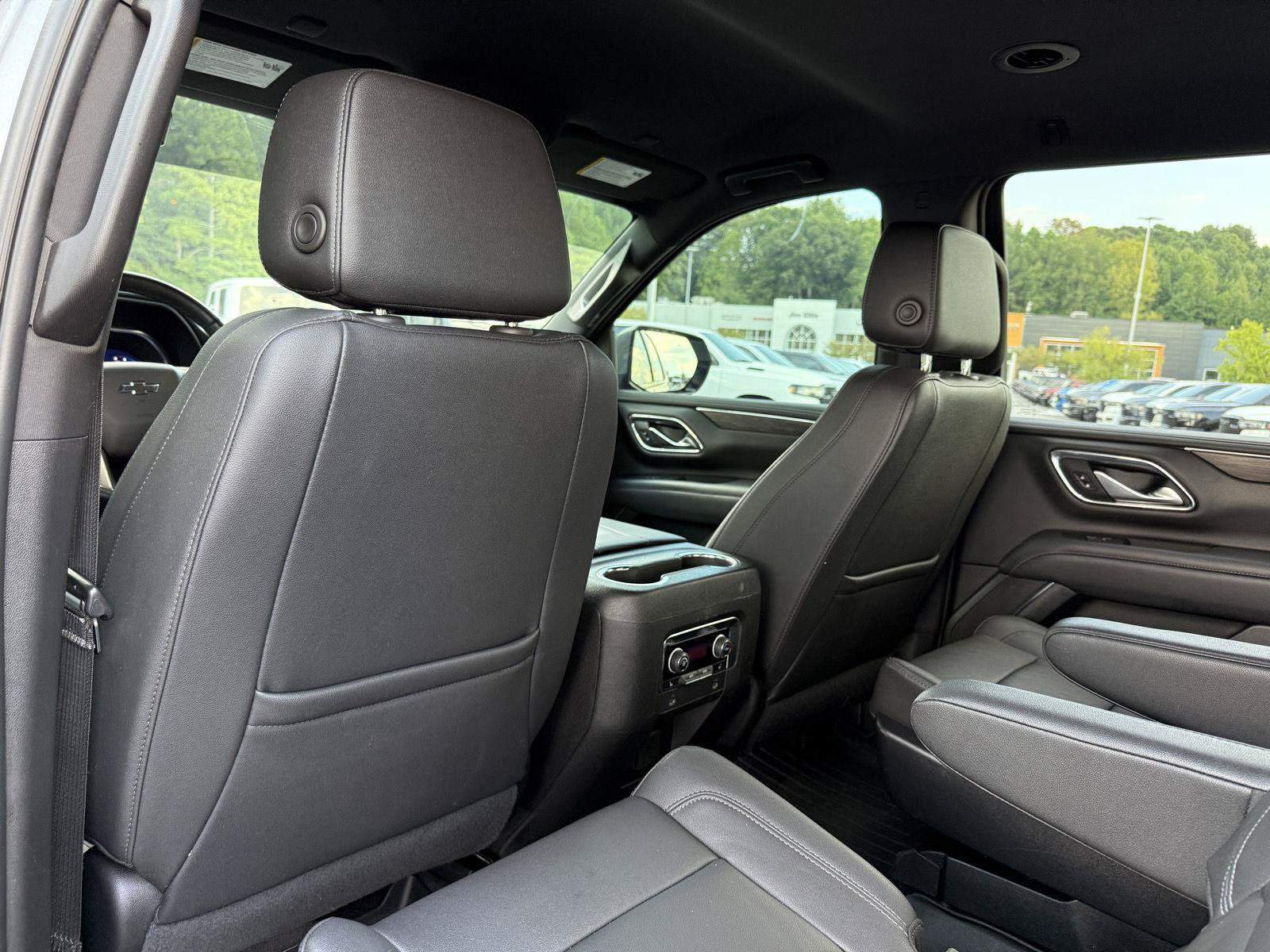 Used 2022 Chevrolet Tahoe Z71 w/ Luxury Package AWD/4WD image 26