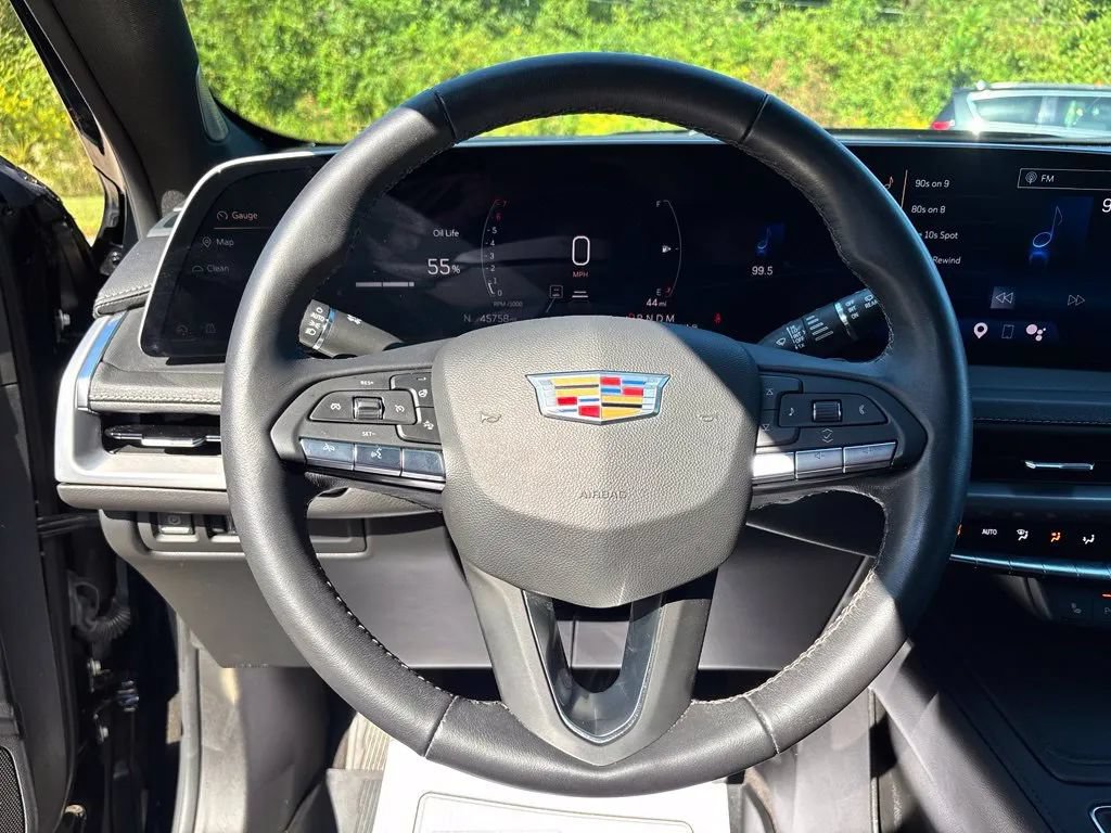 Used 2024 Cadillac XT4 Luxury w/ Cold Weather Package AWD/4WD image 15