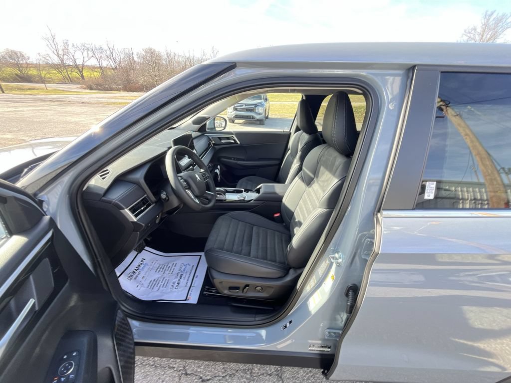 New 2026 Mitsubishi Outlander SE AWD/4WD image 11
