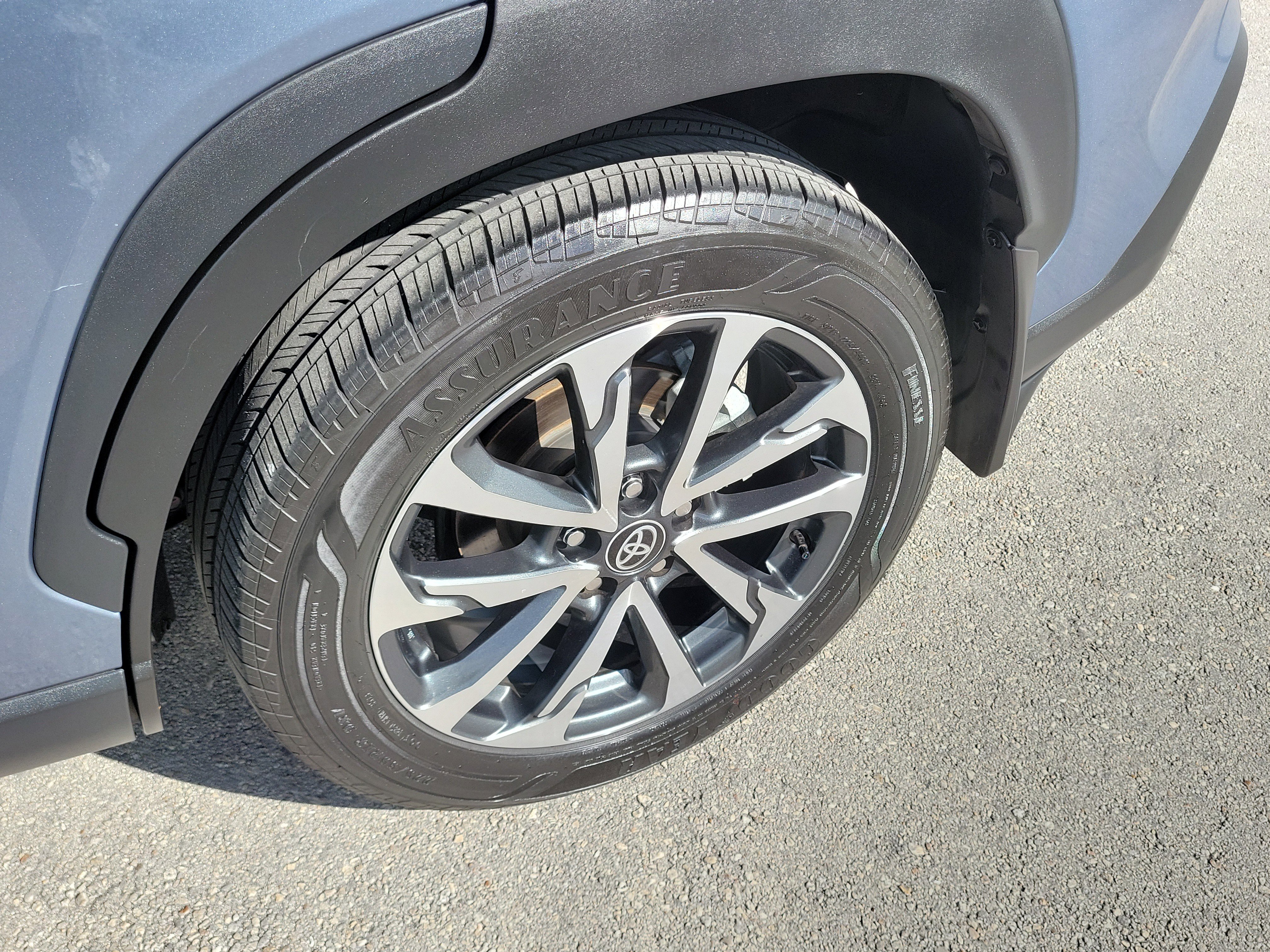 Used 2023 Toyota Corolla Cross XLE image 29