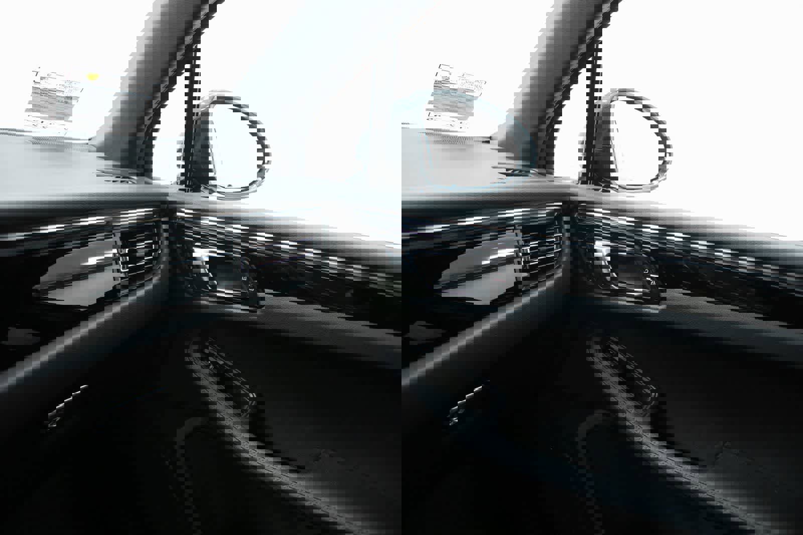 Certified 2026 Porsche Macan image 31