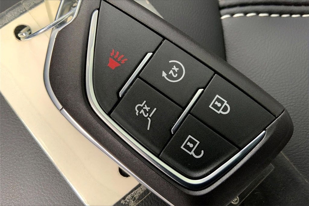 New 2026 Cadillac Optiq Luxury 1 image 35