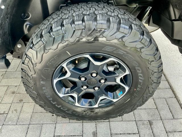 Used 2022 Jeep Wrangler Unlimited Rubicon 4xe w/ Cold Weather Group image 16