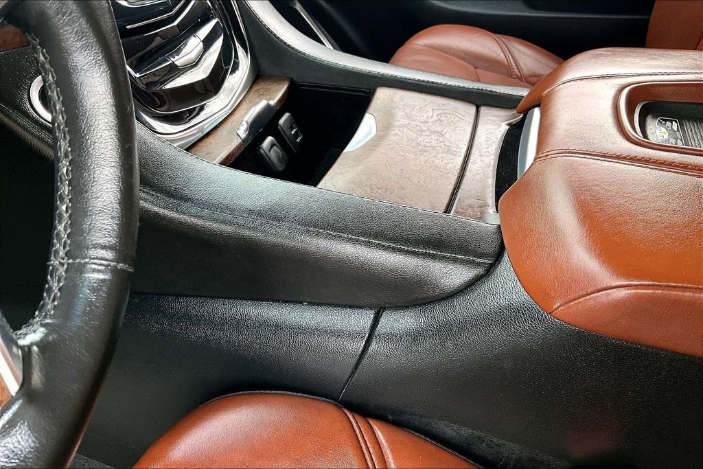 Used 2015 Cadillac Escalade Premium image 19