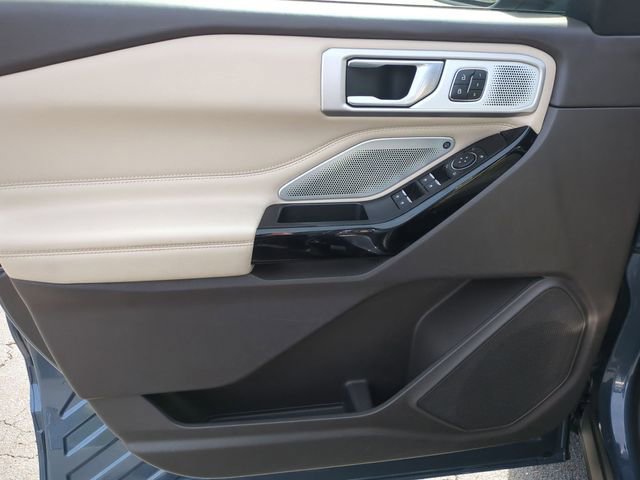 Used 2021 Ford Explorer Platinum w/ Equipment Group 601A AWD/4WD image 12