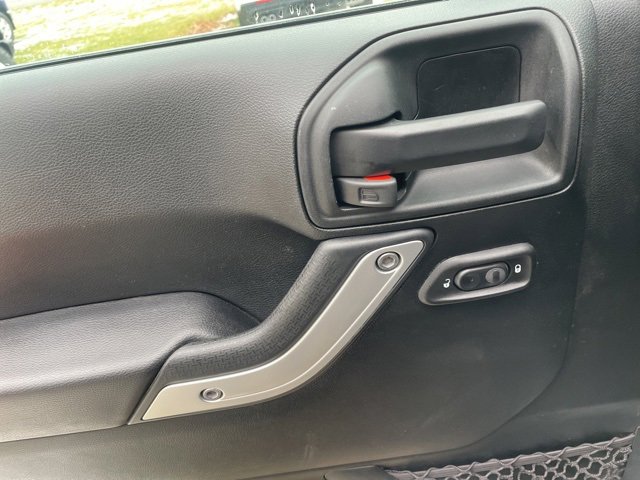 Used 2018 Jeep Wrangler Unlimited Sahara w/ Dual Top Group image 13